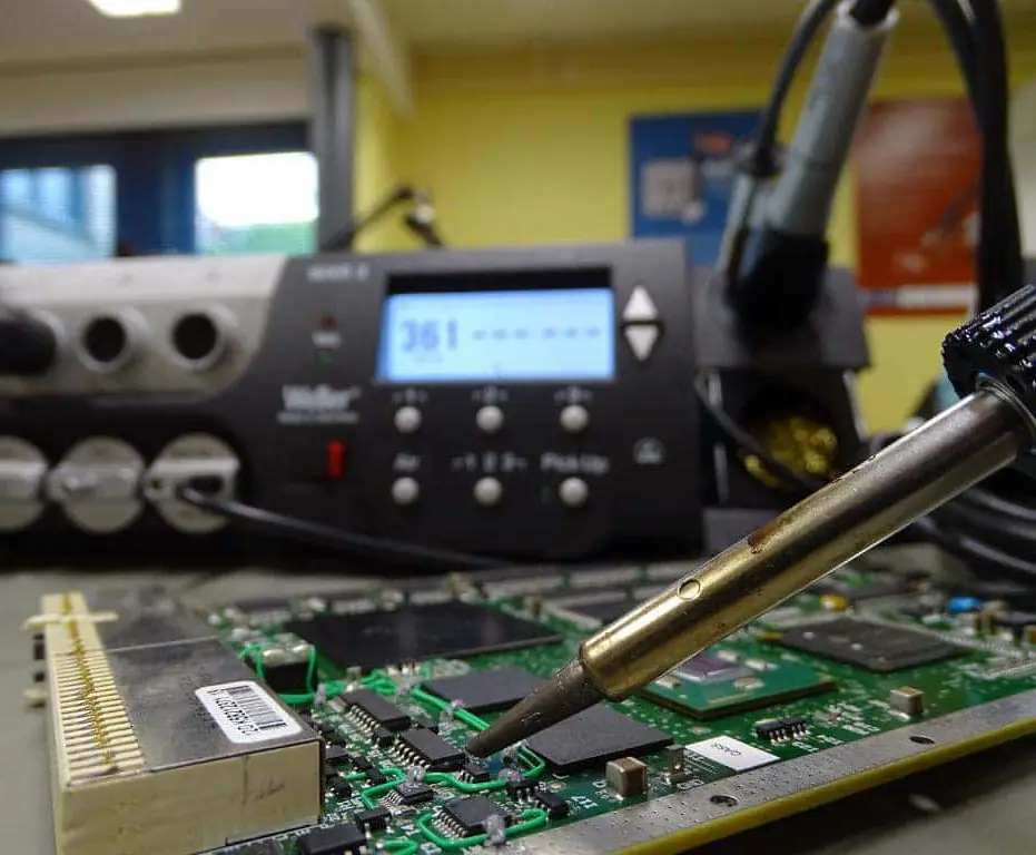 Certified PIEK Operator – Kwaliteitscriteria voor het solderen, de nabewerking, wijziging en reparatie van printplaten training en certificering 