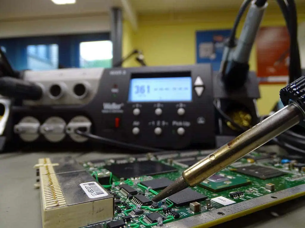 49023164241_6d27664762_b Certified PIEK Operator – Qualitätskriterien Nacharbeit, Änderung und Reparatur von elektronischen Baugruppen