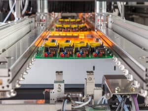 Proces tunnel met flux systeem